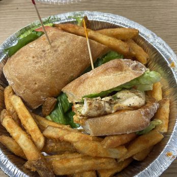 Farm Table - Chipotle Chicken Sandwich - Breakfast & Brunch Near Me - Van Nuys, California Farm Table - Chipotle Chicken Sandwich - Breakfast & Brunch Near Me - Van Nuys, California