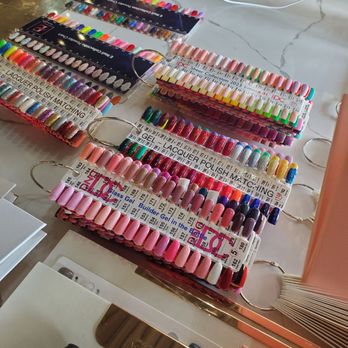 Zara Nail Bar - Polish colors - Nail Salons Near Me - Tempe, Arizona