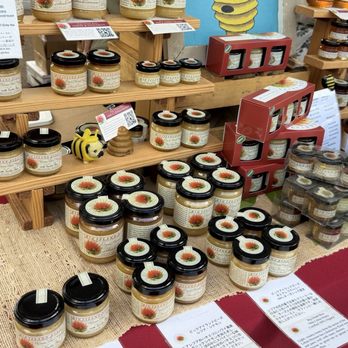 KCC Farmers' Market - big island bees! best honey ever - Farmers Market Near Me - Honolulu, Hawaii