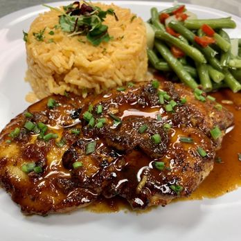 Sweet Heats Catering - Whiskey Chicken w/ Yellow Rice and Green Beans - Caterers Near Me Sweet Heats Catering - Whiskey Chicken w/ Yellow Rice and Green Beans - Caterers Near Me