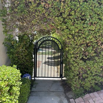 Haas Metal Designs - Outside view of side yard gate. - Metal Fabricators Near Me - newhall, California Haas Metal Designs - Outside view of side yard gate. - Metal Fabricators Near Me - newhall, California