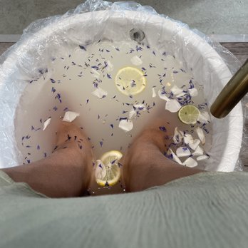 Nailogy Lab - Moonlight beach - Nail Salons Near Me - Placentia, California