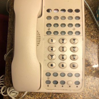 Days Inn by Wyndham Modesto - Old warn out phone - Hotels Near Me - Modesto, California