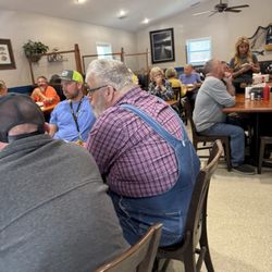 Bailey's Fish Camp - Inside packed with customers!