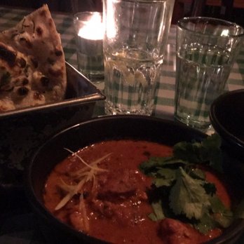 Dishoom - Chicken Ruby, Garlic Naan, Vegetable Samosas - Indian Near Me - London, XGL