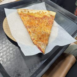 Vinny’s Pasta kitchen - Cheese Pizza Slice
