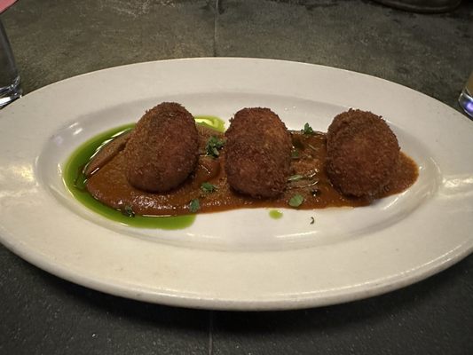 Tin Room Bar & Restaurant by null