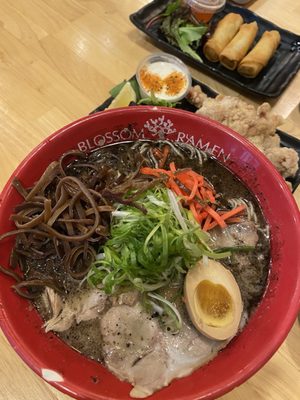 Blossom Ramen by null