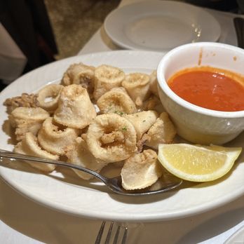 Gino's Restaurant - Fried Calamari - Pizza Near Me - Brooklyn, New York