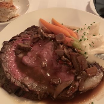Roxy Restaurant & Bar - Rare prime rib - just like I like it served - Bars Near Me - Reno, Nevada Roxy Restaurant & Bar - Rare prime rib - just like I like it served - Bars Near Me - Reno, Nevada