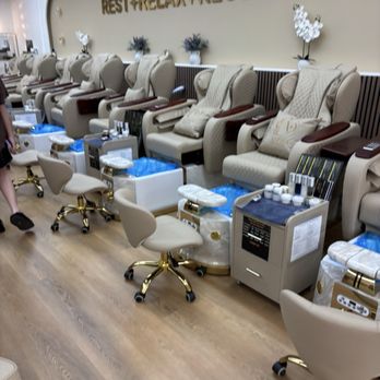 Alpha Day Spa & Nails - Eyelash Service Near Me - Honolulu, Hawaii Alpha Day Spa & Nails - Eyelash Service Near Me - Honolulu, Hawaii