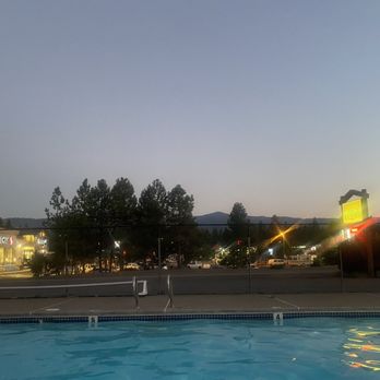 Stewart Lodge - View from pool deck - Hotels Near Me - Cle Elum, Washington Stewart Lodge - View from pool deck - Hotels Near Me - Cle Elum, Washington