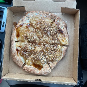 Uncle Maddio's - Pizza Near Me - High Point, North Carolina