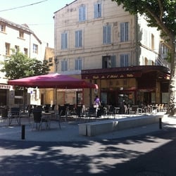 Café De L'Hôtel De Ville
