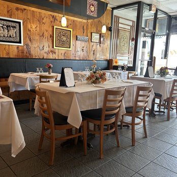 Mama Thai - Thai Near Me - Oak Park, Illinois Mama Thai - Thai Near Me - Oak Park, Illinois