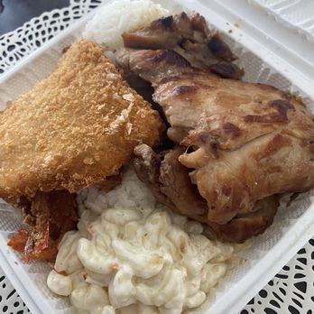 Lucky Box Restaurant - Seafood Combination Plate with BBQ Chicken - Chinese Near Me - Honolulu, Hawaii Lucky Box Restaurant - Seafood Combination Plate with BBQ Chicken - Chinese Near Me - Honolulu, Hawaii