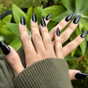 Ari Nails - Nail Salons Near Me - Hilo, Hawaii
