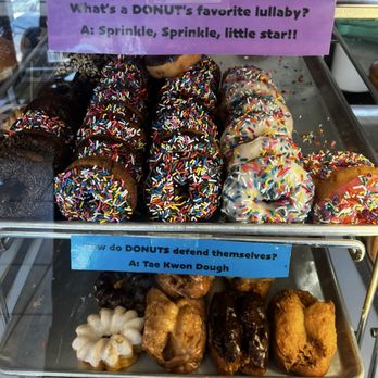 Mama's Donuts - Donuts Near Me - Van Nuys, California