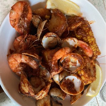 Boil Daddy - 1/2 lb shrimp, 1/2 lb. clams, 2 corn cobs, 3 red potatoes with lemon wedges. - Cajun/Creole Near Me - Glendale, California Boil Daddy - 1/2 lb shrimp, 1/2 lb. clams, 2 corn cobs, 3 red potatoes with lemon wedges. - Cajun/Creole Near Me - Glendale, California