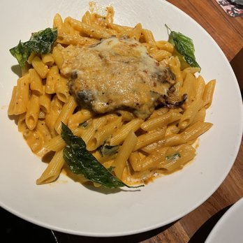 Yard House - Fontina Vodka Penne - New American Near Me - Orlando, Florida