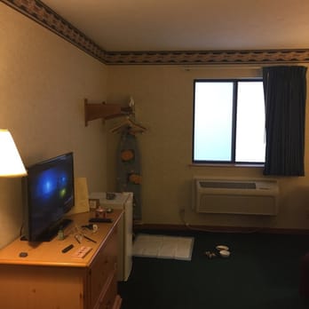 BURGUNDY INN AND SUITES - Hotels Near Me - El Paso, Illinois BURGUNDY INN AND SUITES - Hotels Near Me - El Paso, Illinois