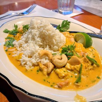 Gulfstream - Cashew Chicken Curry - New American Near Me - Newport Beach, California