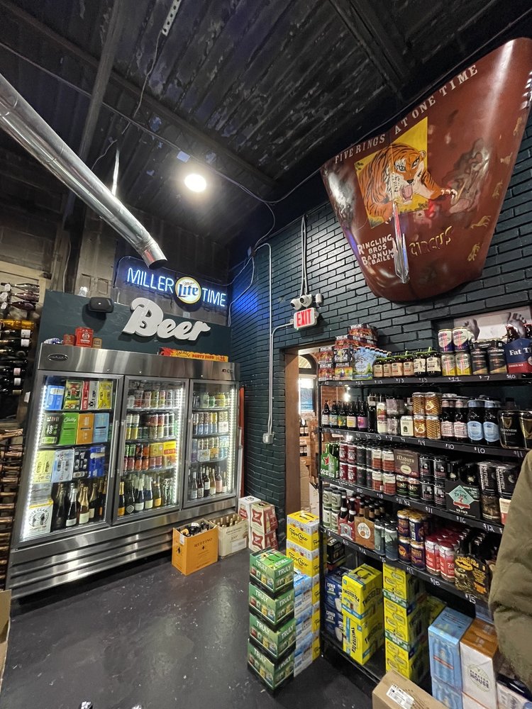 George's Liquors Logo