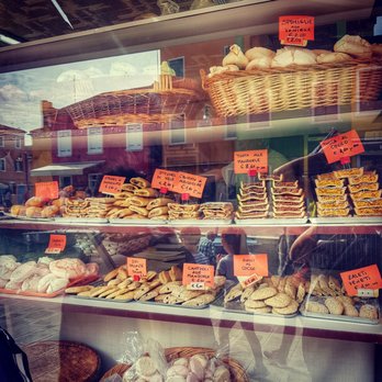 Garbo - The window - Patisserie/Cake Shop Near Me - Burano, VE Garbo - The window - Patisserie/Cake Shop Near Me - Burano, VE