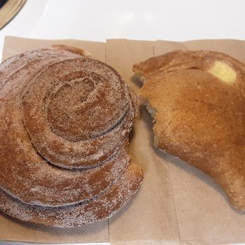La Flor Mexican Bakery - Bakeries Near Me - Knoxville, Tennessee