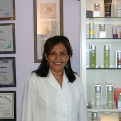 Therapeutic Skin Care - Lupe Guthrie, Clinical Esthetician