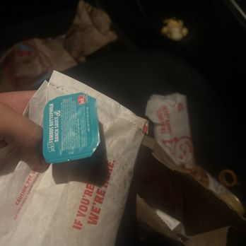 Jack in the Box - They didn't give me sauce for my 9 tacos but charged me 75 for me e ranche - Burgers Near Me - Hayward, California
