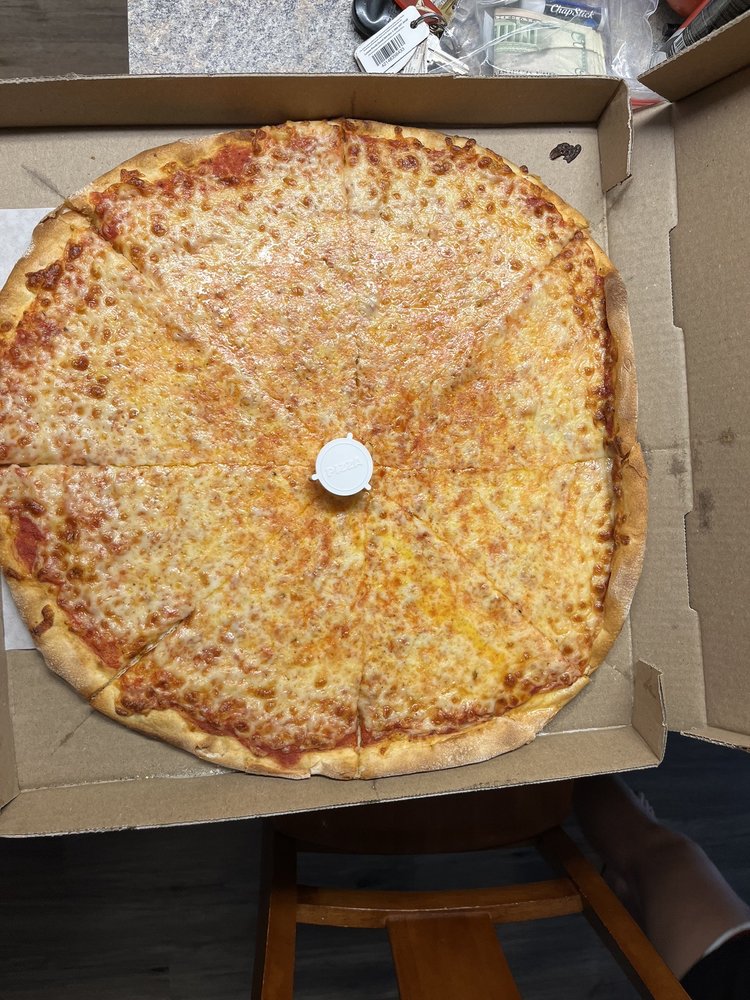 Gino's Real New York Pizza Logo