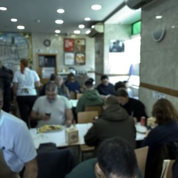 O Trevo - Beer Bar Near Me - Lisbon, 11