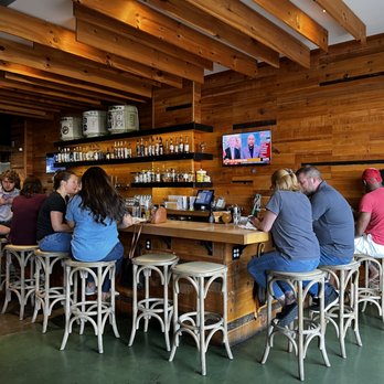 Hopstix - Bar area. - Breweries Near Me - Chamblee, Georgia
