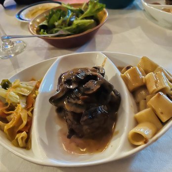 Carmines Resturant - Filet was amazing! - Italian Near Me - Walterboro, South Carolina