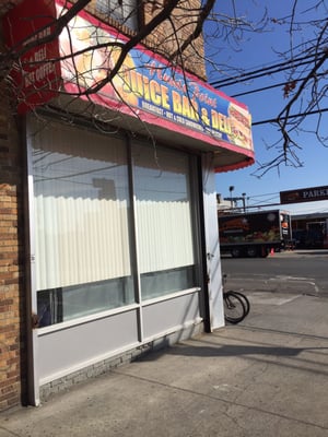 Hunts Point Juice Bar & Deli