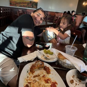 Olive Garden - Ala Moana - Great lunch! - Italian Near Me - Honolulu, Hawaii Olive Garden - Ala Moana - Great lunch! - Italian Near Me - Honolulu, Hawaii