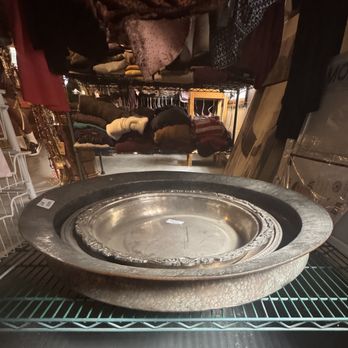 1ceMor Vente - 1ceMor Vente has eclectic home items - Used, Vintage & Consignment Near Me - Montreal, Quebec 1ceMor Vente - 1ceMor Vente has eclectic home items - Used, Vintage & Consignment Near Me - Montreal, Quebec