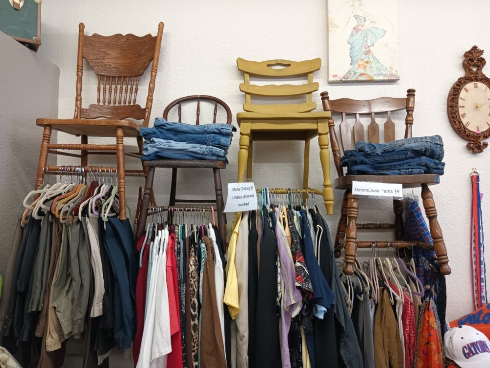 RE GENERATIONS RESALE Updated July 2024 113 W Reynolds St, Plant