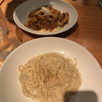Vein At Kaka'ako - Cacio e Pepe and rigatoni - Mediterranean Near Me - Honolulu, Hawaii Vein At Kaka'ako - Cacio e Pepe and rigatoni - Mediterranean Near Me - Honolulu, Hawaii