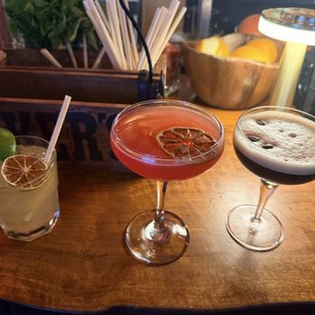 Mad Oak - Cosmo, espresso martini - Bars Near Me - Oakland, California Mad Oak - Cosmo, espresso martini - Bars Near Me - Oakland, California