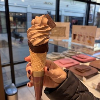 Lindt Chocolate Shop - soft serve chocolate ice cream - Chocolatiers & Shops Near Me - Deer Park, New York Lindt Chocolate Shop - soft serve chocolate ice cream - Chocolatiers & Shops Near Me - Deer Park, New York