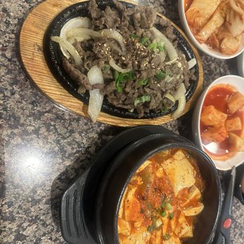 Jang Mo Gip Restaurant - So bulgogi (beef bulgogi) lunch special with the spicy tofu soup - Korean Near Me - Garden Grove, California Jang Mo Gip Restaurant - So bulgogi (beef bulgogi) lunch special with the spicy tofu soup - Korean Near Me - Garden Grove, California