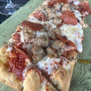 Bluemont Vineyard - Meat Lovers Flatbread - Venues & Event Spaces Near Me - Bluemont, Virginia