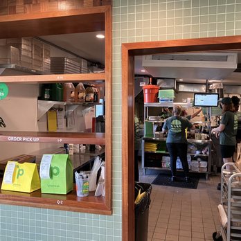 Plantees - Inside - Burgers Near Me - Orlando, Florida Plantees - Inside - Burgers Near Me - Orlando, Florida