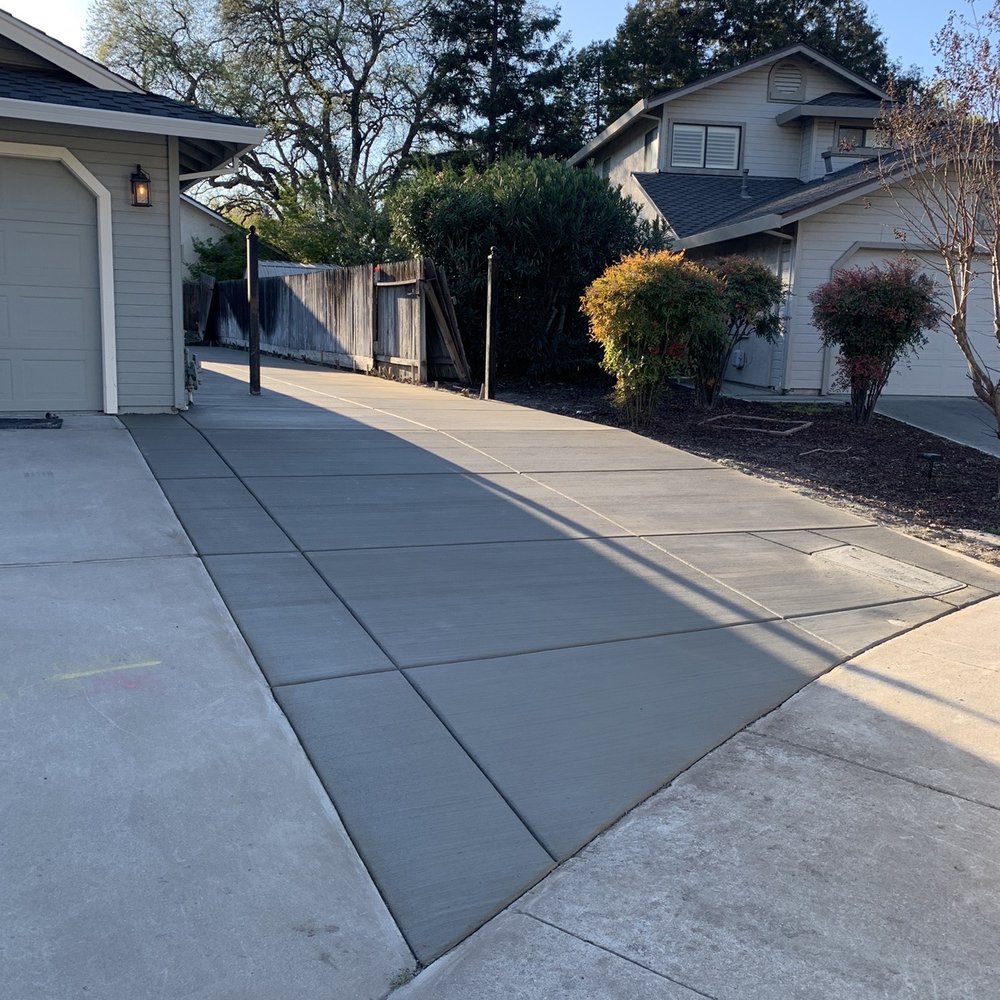 Patio with extended driveway. Patio with extended driveway.