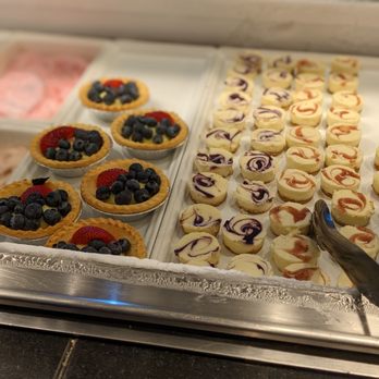 The Buffet at Mount Airy - Mini cheesecakes and fruit tart - Buffets Near Me - Mount Pocono, Pennsylvania The Buffet at Mount Airy - Mini cheesecakes and fruit tart - Buffets Near Me - Mount Pocono, Pennsylvania