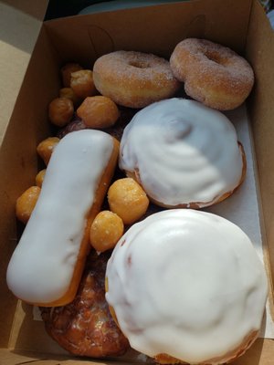 Puffy Cream Donuts Plus by null