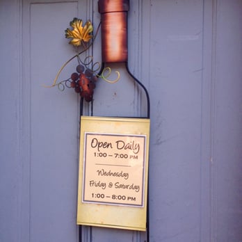 South Stage Cellars - Wine Tasting Room Near Me - Jacksonville, Oregon