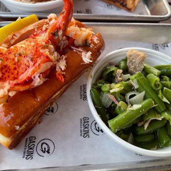 Gaskins Barbecue and Lobster - Ghetto Lobster Roll and Green Beans - Barbeque Near Me - Lakeland, Florida Gaskins Barbecue and Lobster - Ghetto Lobster Roll and Green Beans - Barbeque Near Me - Lakeland, Florida